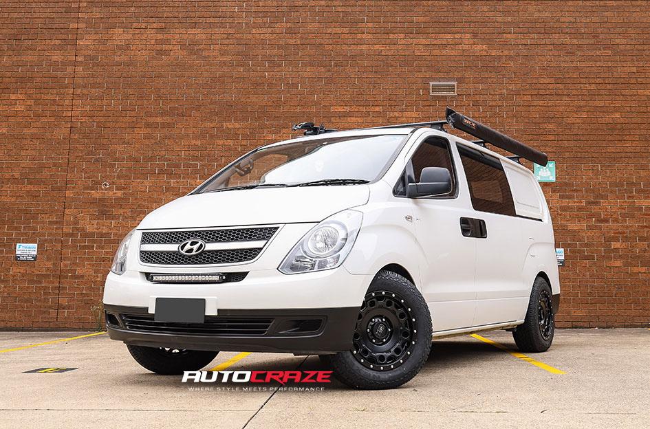 HYUNDAI-ILOAD-HOLESHOT-XD-SATIN-BLACK